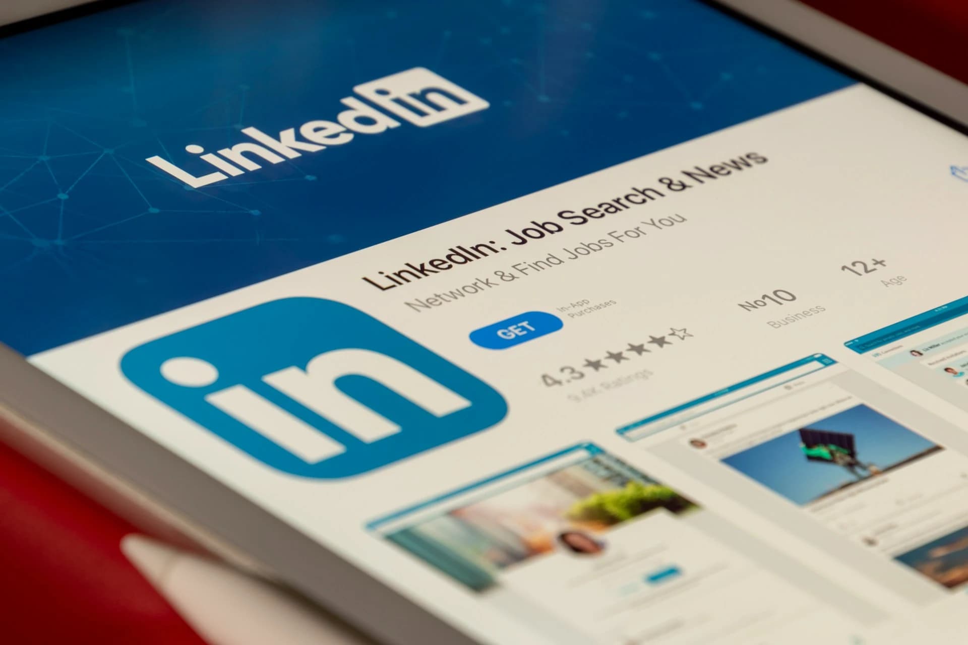 Stand Out by Syncing Your LinkedIn Profile with Your CV